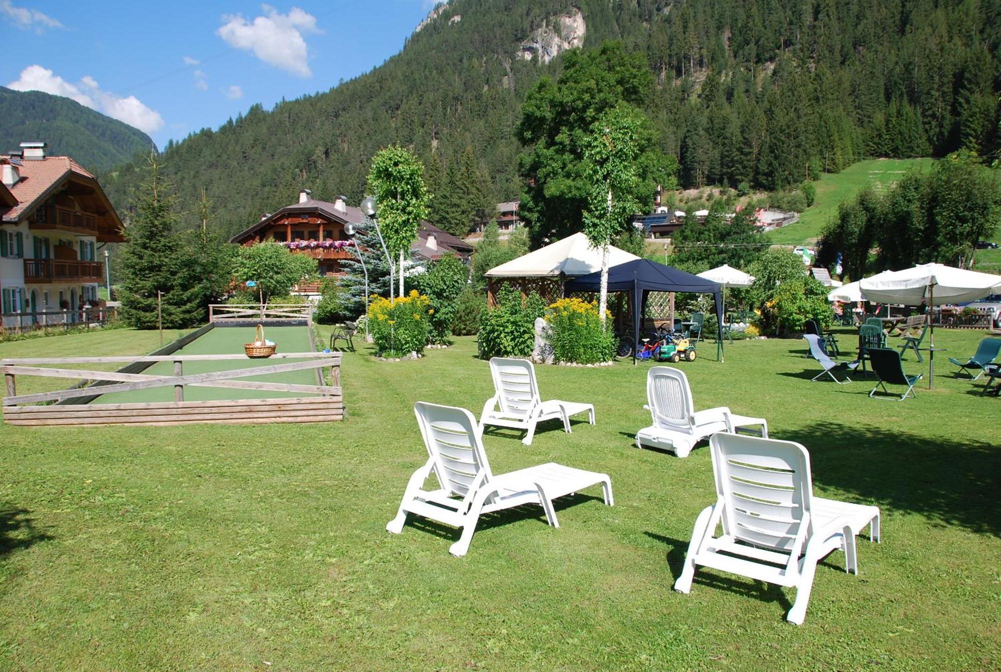 Dolomiten Hotel Irma Canazei Buitenkant foto