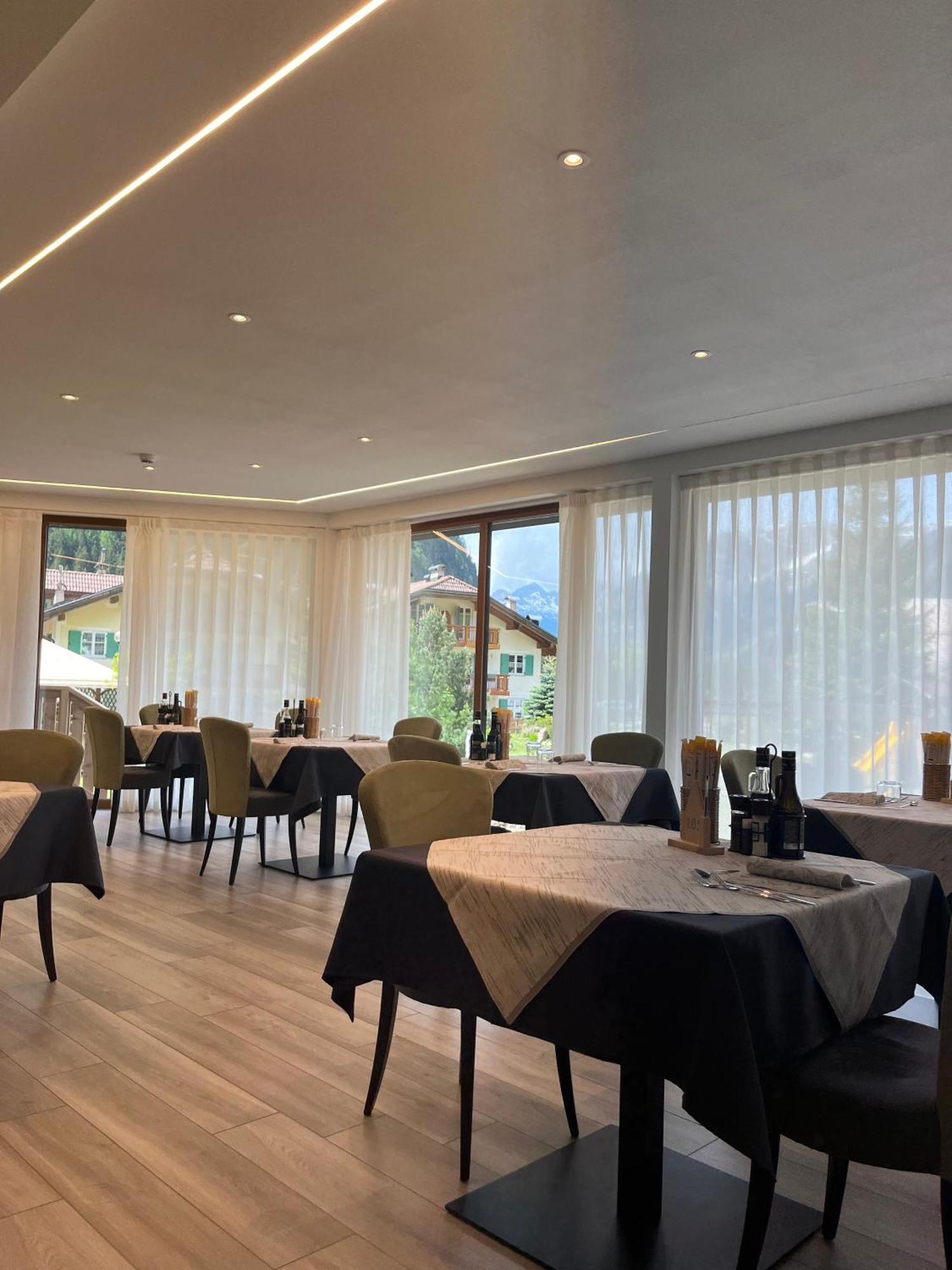 Dolomiten Hotel Irma Canazei Buitenkant foto