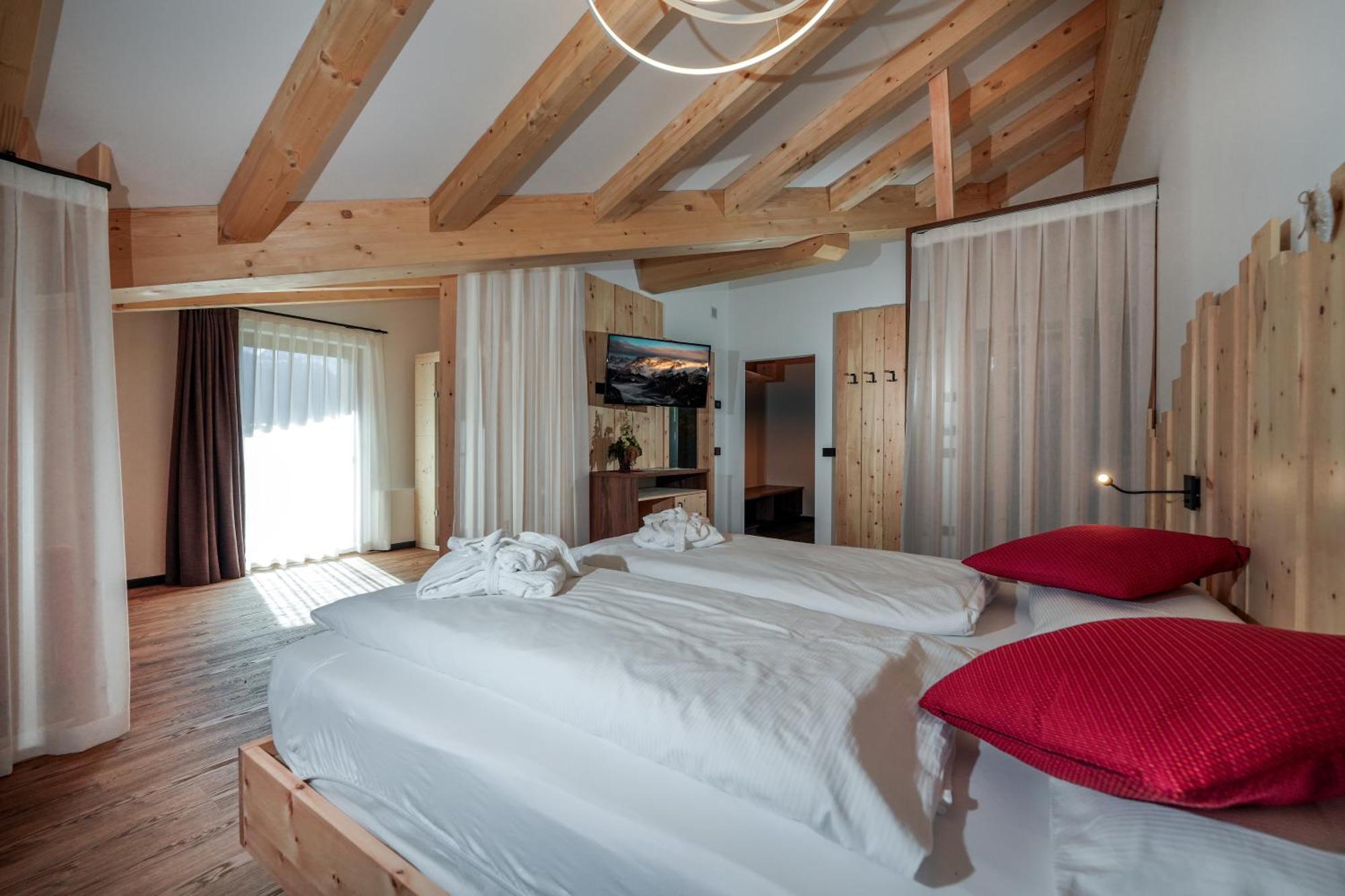 Dolomiten Hotel Irma Canazei Buitenkant foto