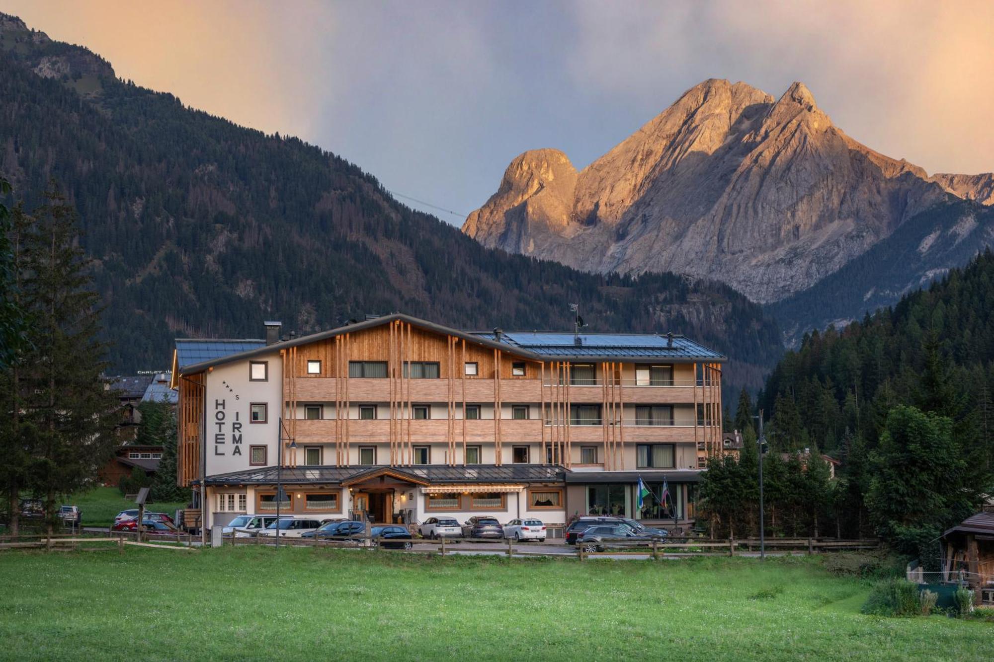 Dolomiten Hotel Irma Canazei Buitenkant foto