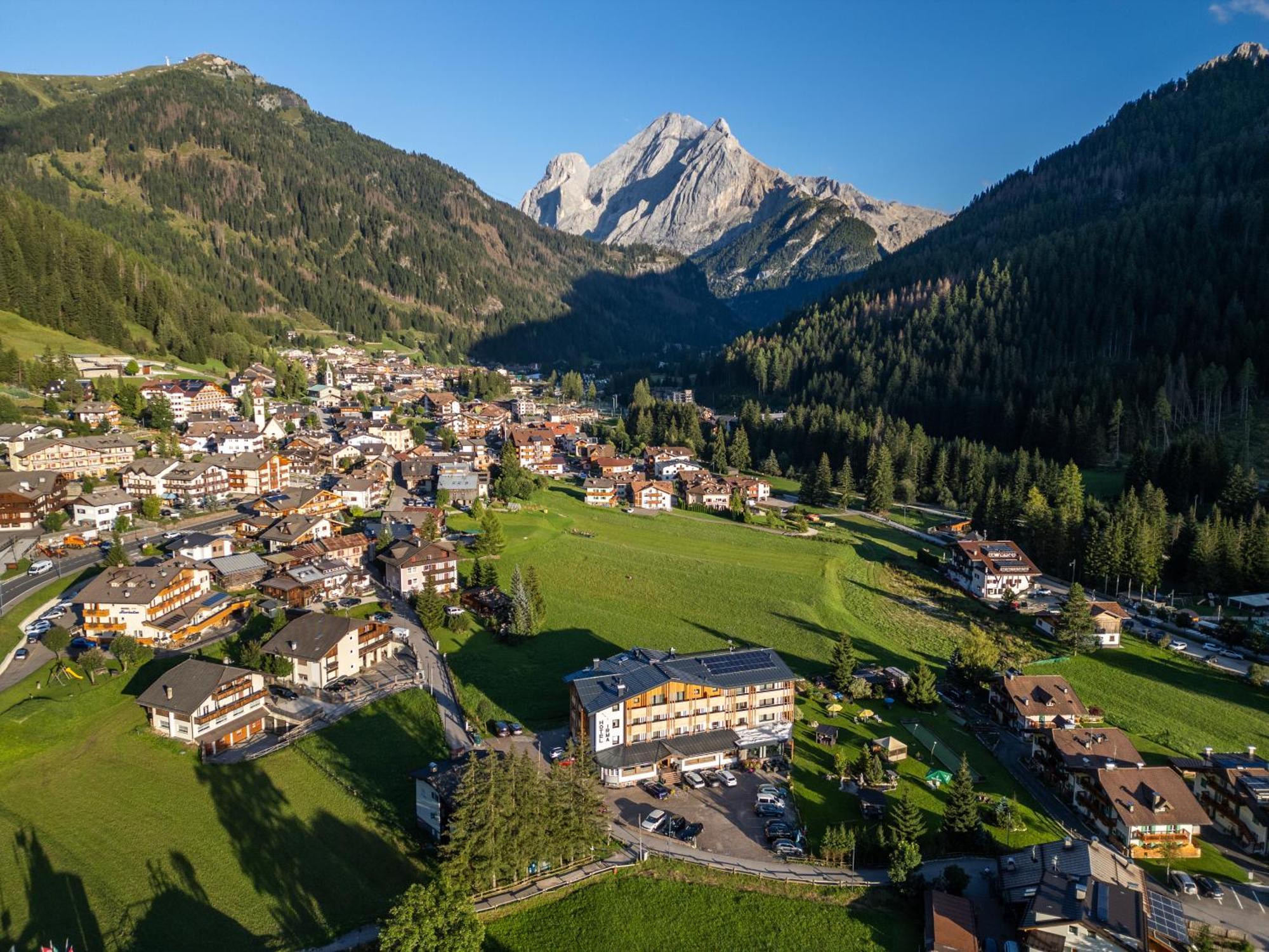 Dolomiten Hotel Irma Canazei Buitenkant foto